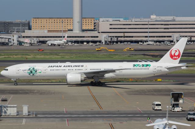 BOEING 777-300ER (JA734J)