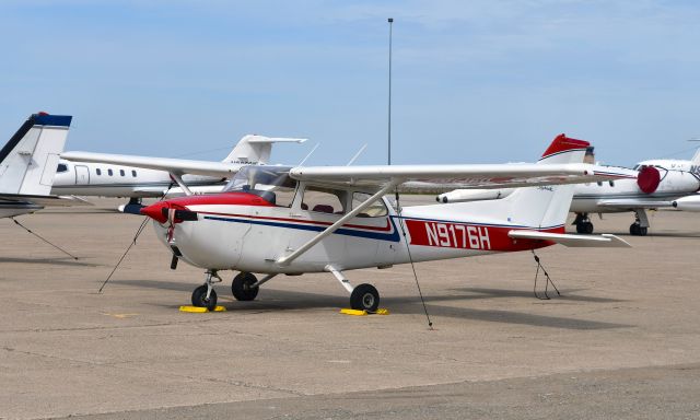 Cessna Skyhawk (N9176H) - Cessna 172M Skyhawk N9176H in Willow Run 