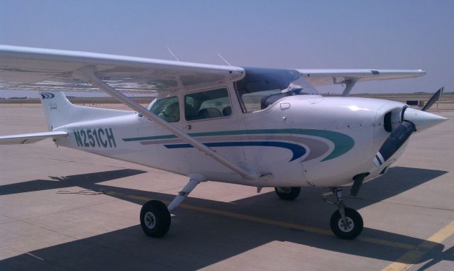 Cessna Skyhawk (N251CH)