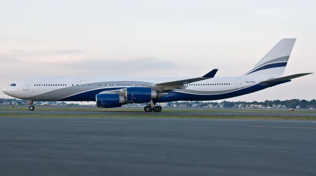 Airbus A340-500 (CS-TFX)