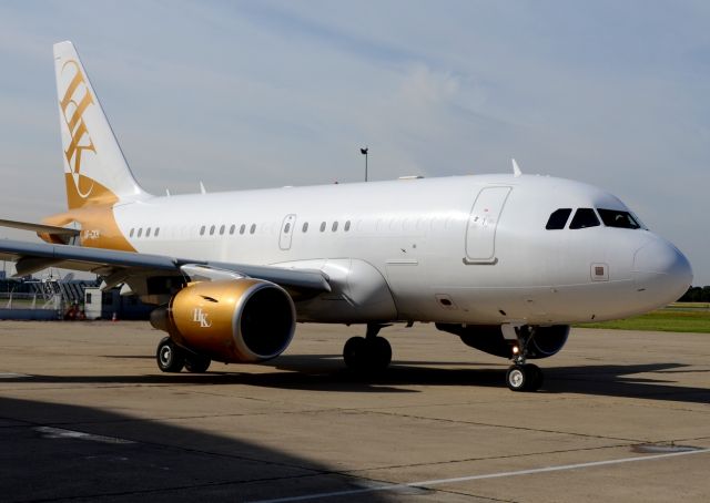 Airbus A318 (VP-CKH)