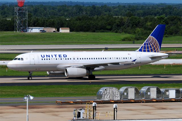 Airbus A320 (N424UA)