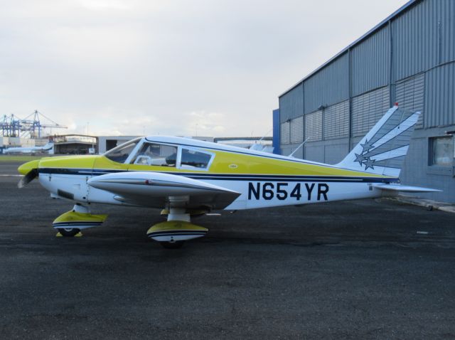 Piper Cherokee (N654YR)