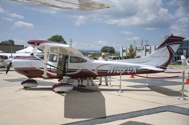 Cessna Skylane (N182CX) - Seen at KFDK on 5/21/2011.