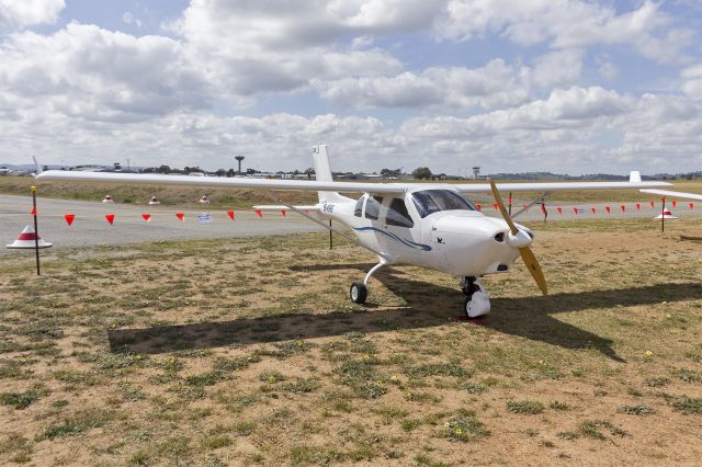 JABIRU Jabiru J450 (19-4949) - Jabiru J230 (19-4949) on display at the Wagga Wagga Aero Club open day.