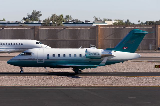Canadair Challenger (C-FHYL)