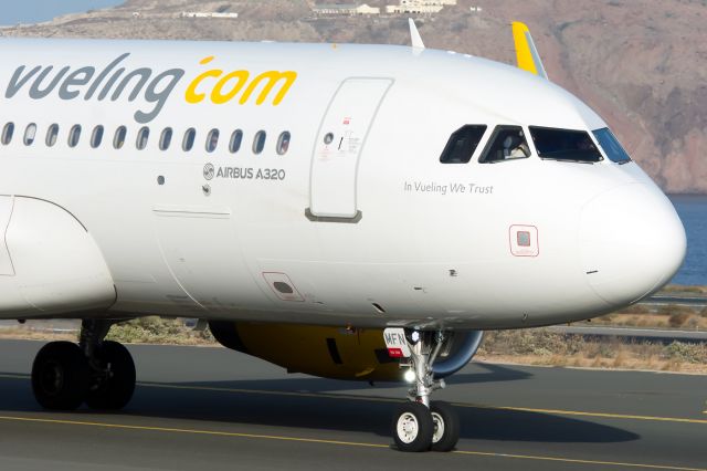 Airbus A320 (EC-MFN)