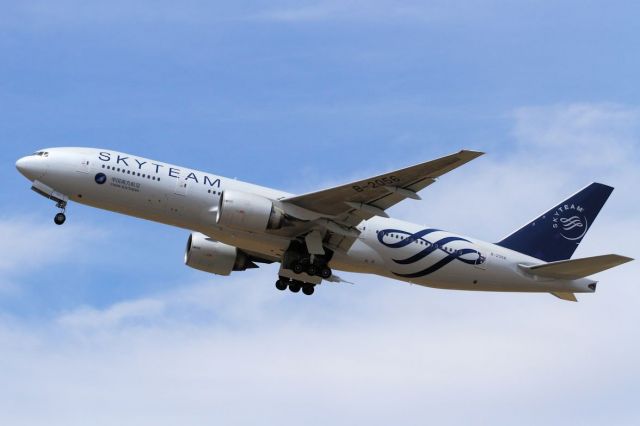 Boeing 777-200 (B-2056) - Rotating out of Adelaide, China Southern Airlines B777-21B/ER B-2056 heads back to main land China with flight CSN6018 on Friday February 15th 2013.