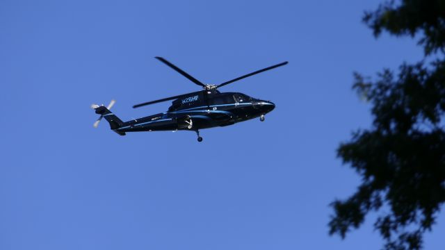 Sikorsky S-76 (N26HF)