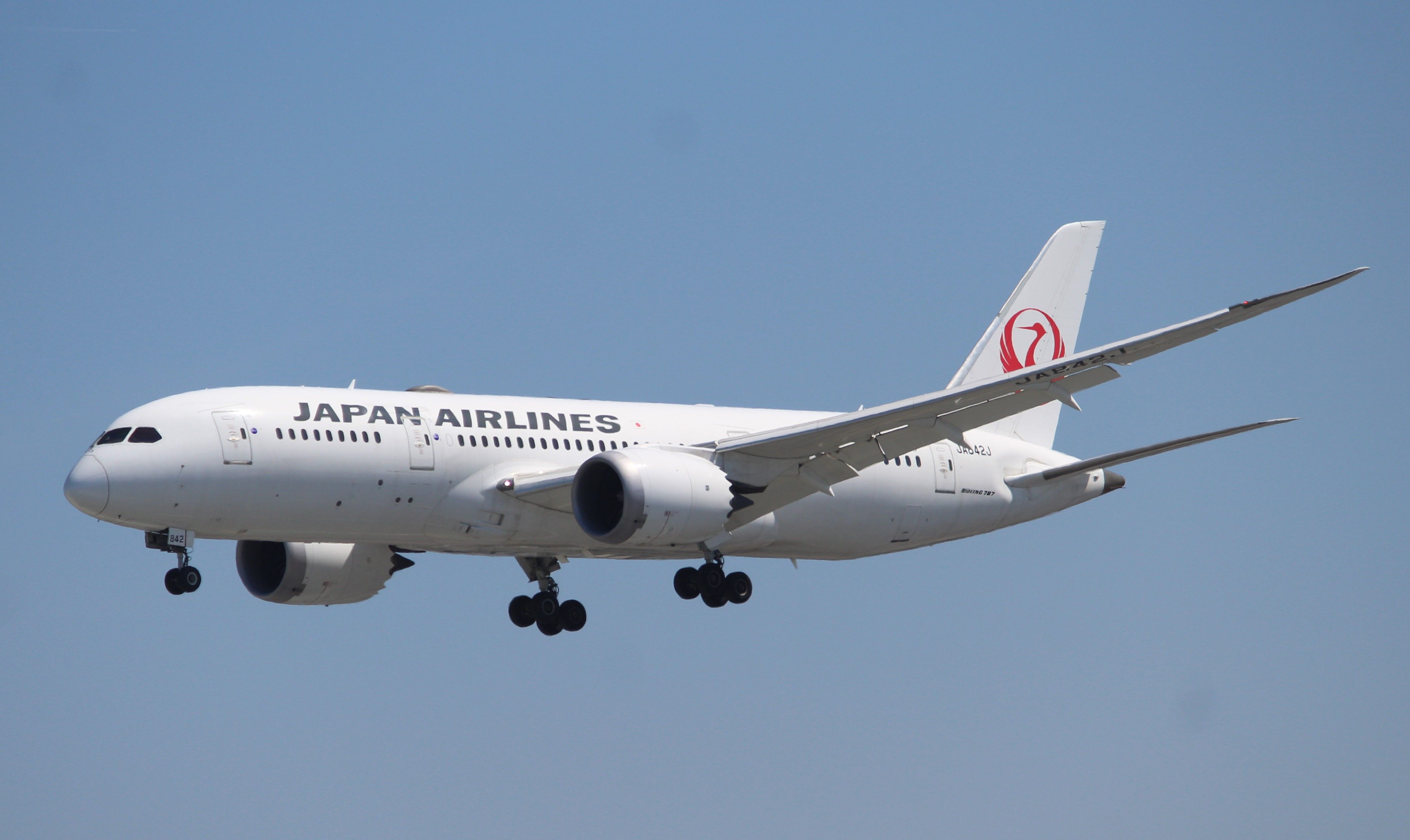 JA842J — - A JAL 787-8 landing on runway 27 at KSAN.