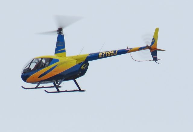Robinson R-44 (N7195J) - flyby near 44.12°N 119.85°Wbr /17Feb17 1400hr