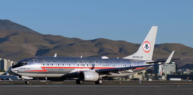 Boeing 737-800 (N905NN) - Departing on its first flight of a new day after a RON stay at RNO.