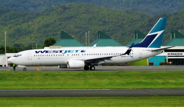 Boeing 737-800 (C-FDMD)