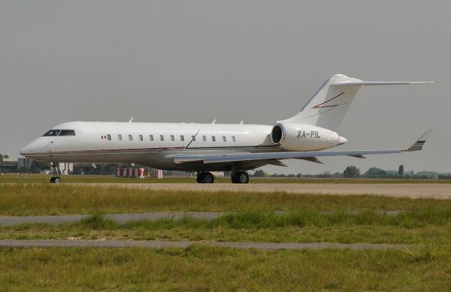 XA-PIL — - Global Express