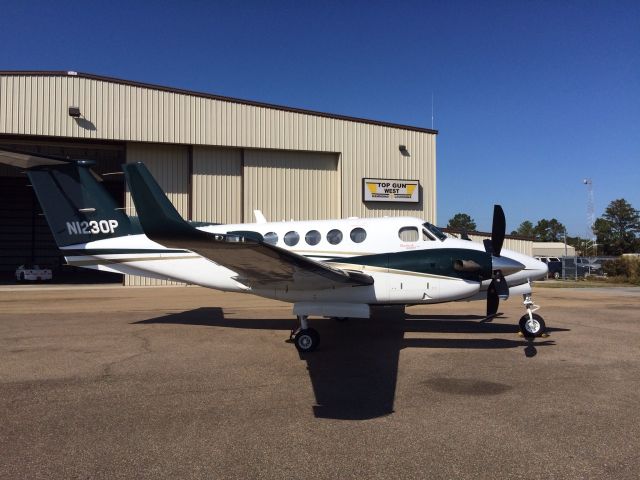 Beechcraft Super King Air 200 (N1230P)