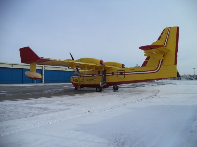 Canadair CL-415 SuperScooper (C-GQBG)