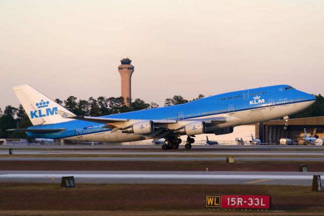 Boeing 747-400 (PH-BFT)