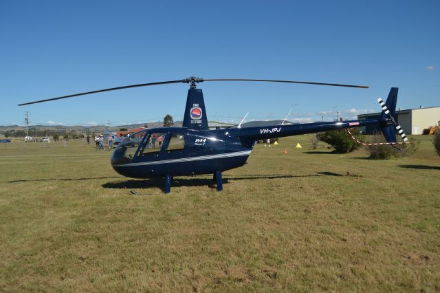 Robinson R-44 (VH-JPJ)