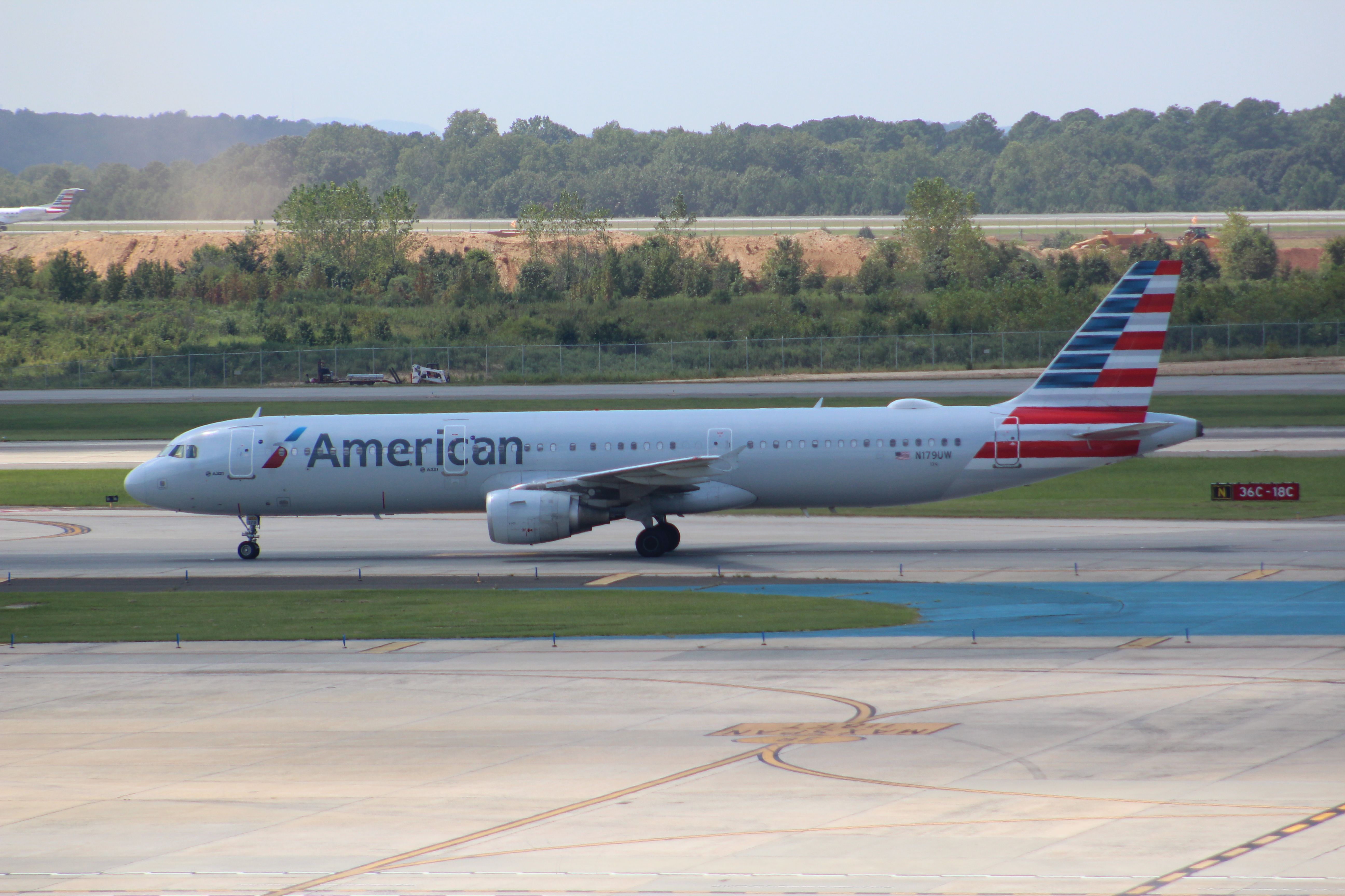 Airbus A321 (N179UW)