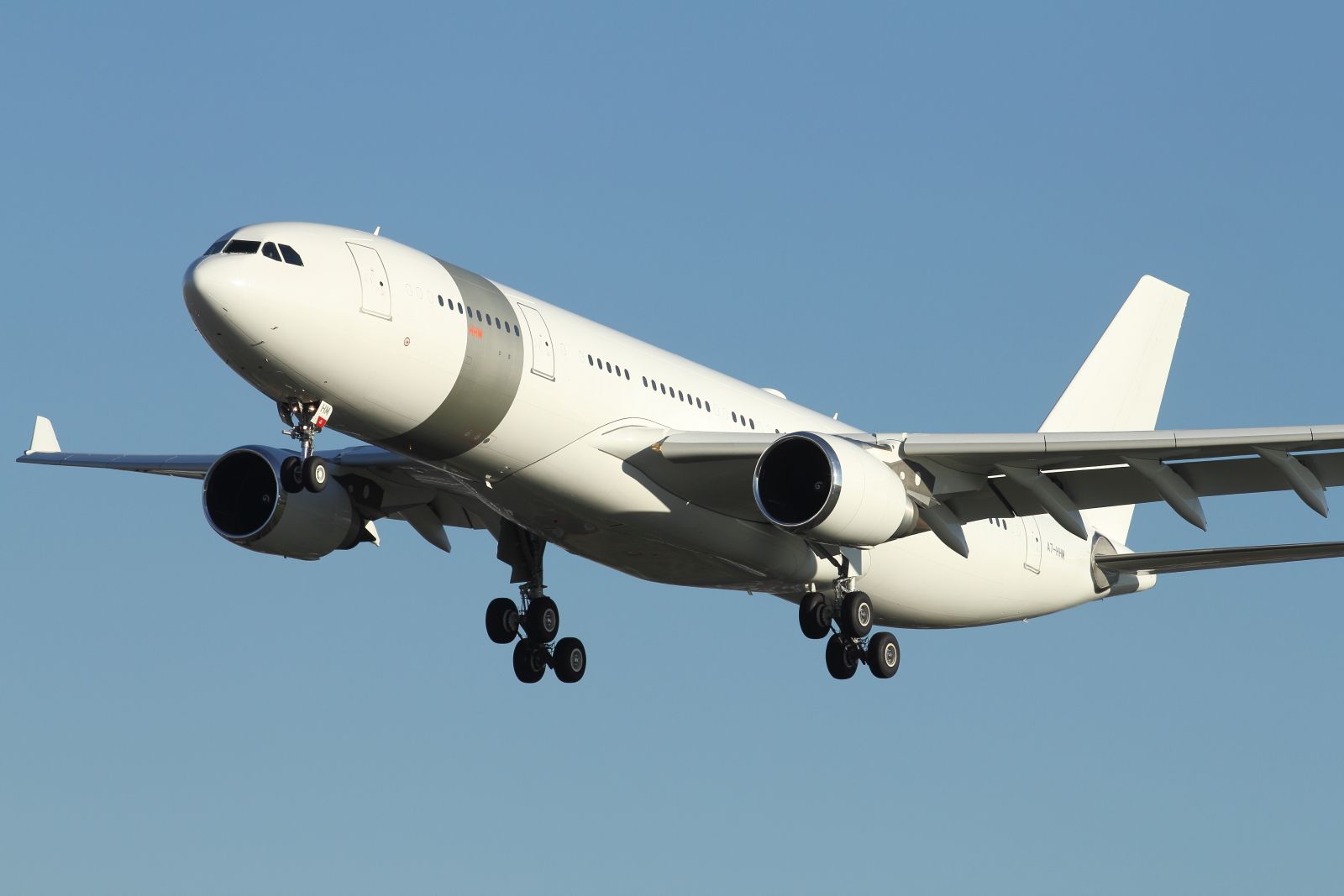 Airbus A330-200 (A7-HHM) - Middle East Private A330-200 on short finals to LHR.