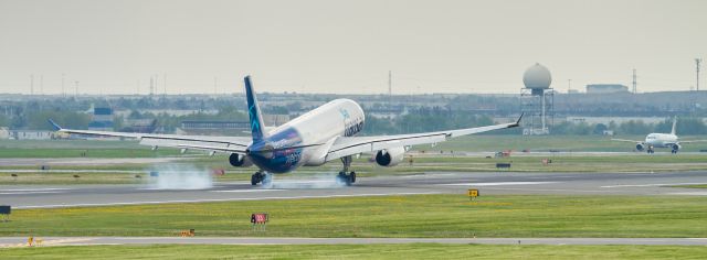 Airbus A330-300 (C-GTSO)