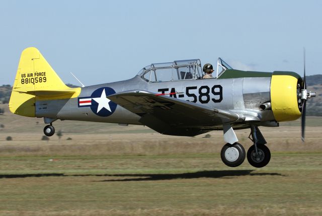 North American T-6 Texan (VH-NRO)