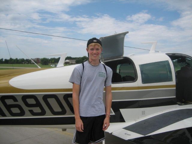 Mooney M-20 (N6900N) - N6900N