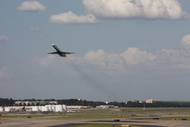 McDonnell Douglas MD-88 (N906DL) - Outdated engines, anyone?