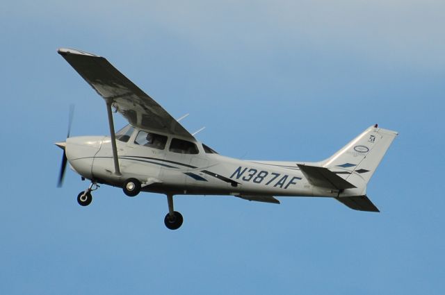 Cessna Skyhawk (N387AF) - Seen at KFDK on 3/24/2010.      a href=http://discussions.flightaware.com/profile.php?mode=viewprofile&u=269247  [ concord977 profile ]/a