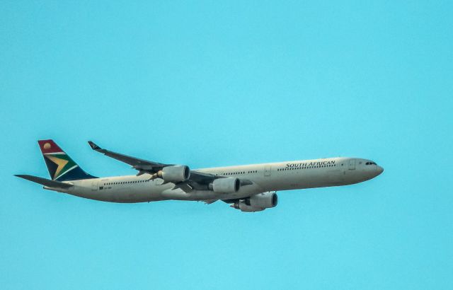 Airbus A340-600 —