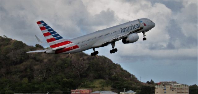 Boeing 757-200 (N172AJ)