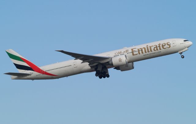 A6-ECT — - ECT Departing 34L for Christchurch. Taken from the Domestic Carpark with a 70-300mm