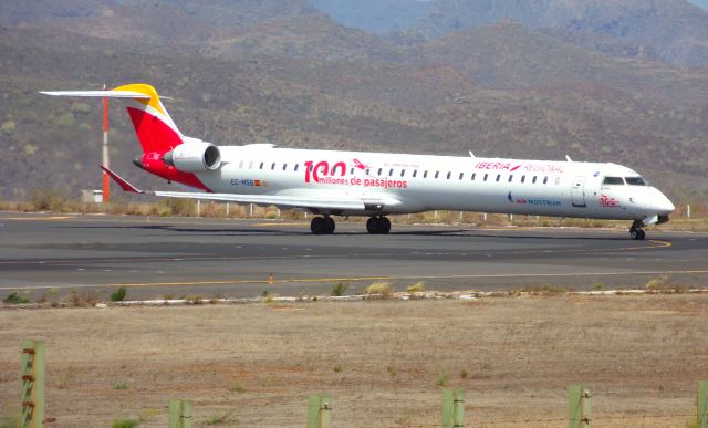 Canadair Regional Jet CRJ-100 (EC-MSB)