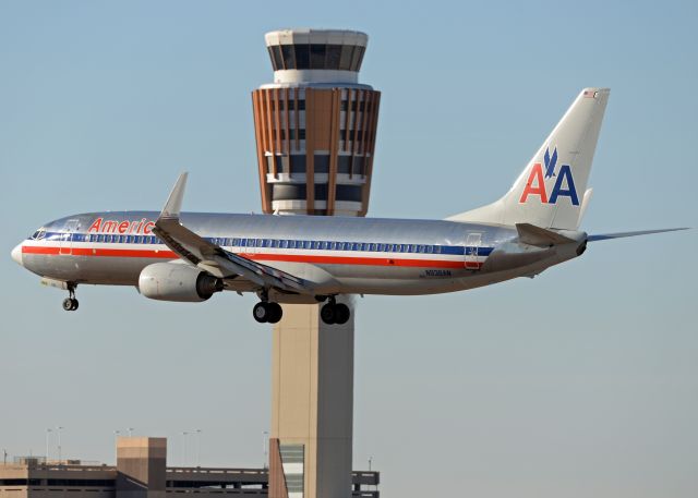 Boeing 737-800 (N936AN)