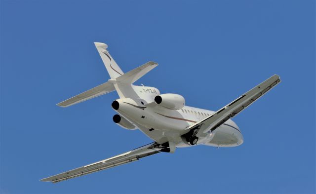 Dassault Falcon 900 (C-FZJS)