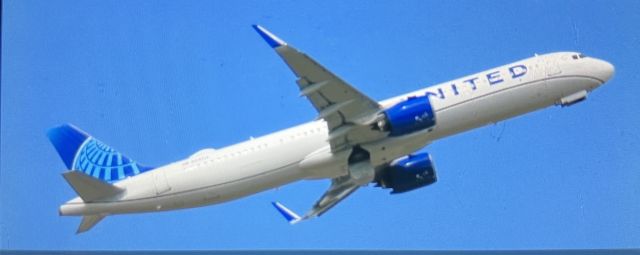 Airbus A321 (N24513)