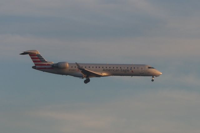 Canadair Regional Jet CRJ-200 (N730EV)