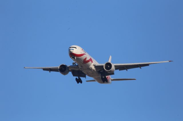 BOEING 777-300ER (B-2006)