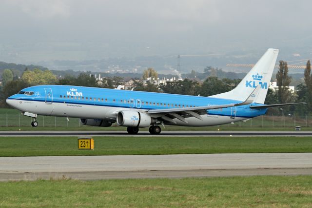 Boeing 737-800 (PH-BXE)