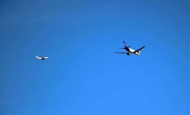 BOEING 767-300 (N122FE) - 8/20/22 FedEx flight levels off to stay below inbound BA 209 from LHR A388 G-XLEA