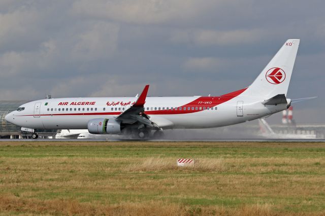 Boeing 737-800 (7T-VKO)