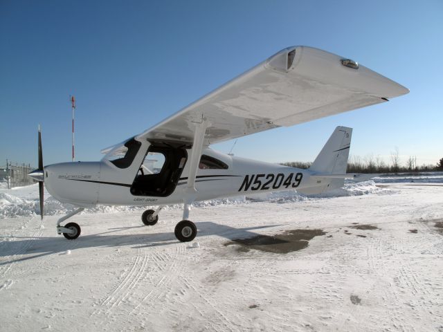 Cessna Skycatcher (N52049) - Looks good. Time will tell if the Skycatcher will be a commercial success.