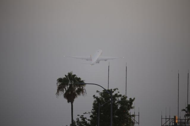 BOEING 777-300ER (HB-JNB)