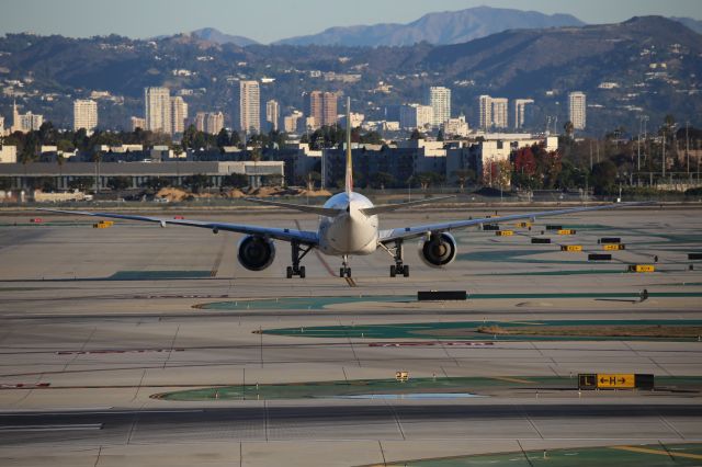 BOEING 777-300ER (ET-ASL)