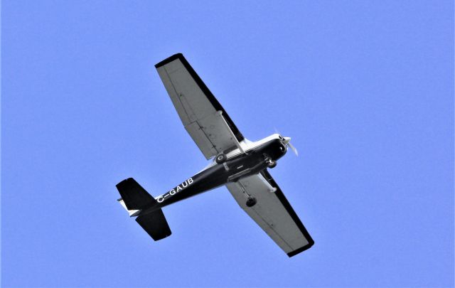 C-GAUB — - C-GAUB Cessna 152 CARDAIR LTEE survolant le fleuve St-Laurent à Lavaltrie QC. le 05-10-2021 à 11:14