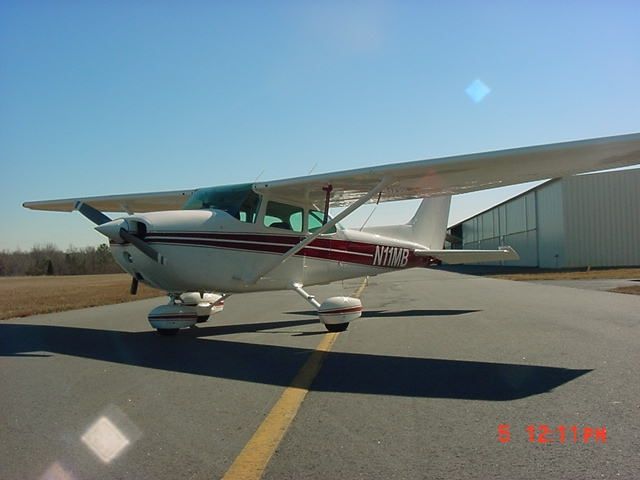 Cessna Skyhawk (N11MB)