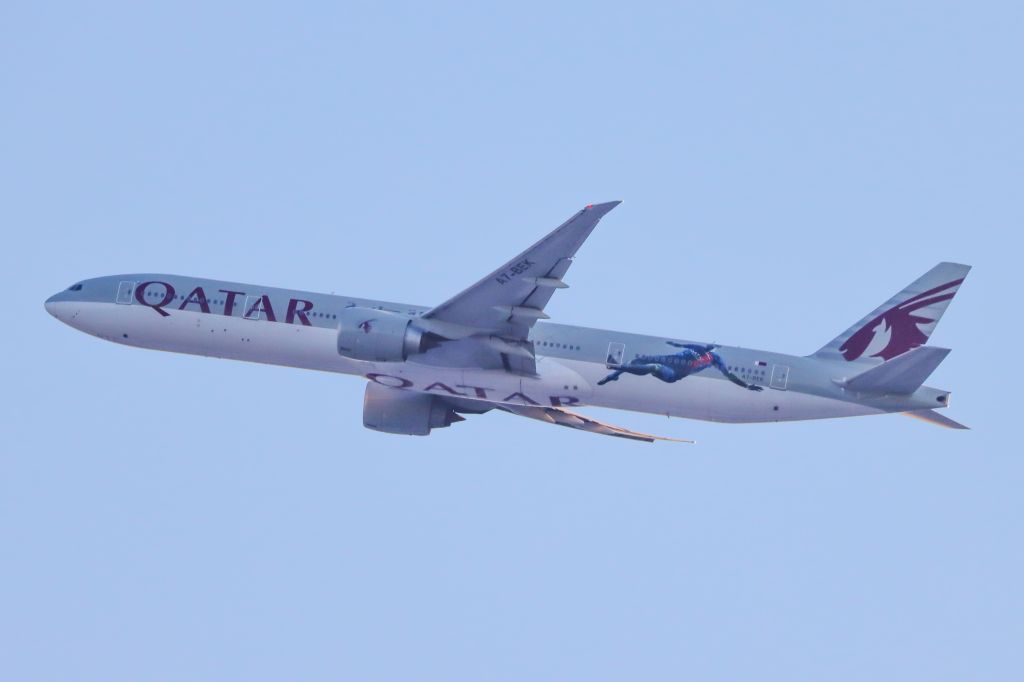 BOEING 777-300ER (A7-BEK)