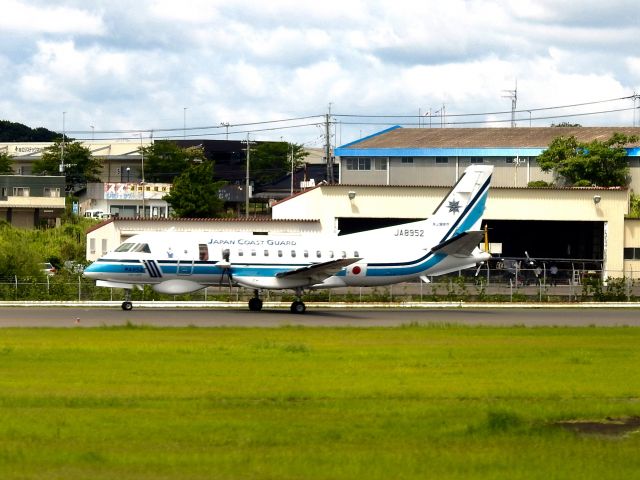 Saab 340 (JA8952)