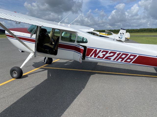 Cessna Skywagon 180 (N321RB)