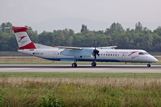 de Havilland Dash 8-400 (OE-LGC)